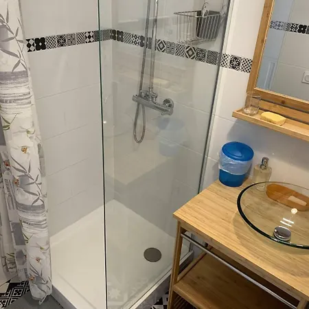Securisee Avec Piscine, T2 Duplex, Parking Prive, Climatisation La Seyne-sur-Mer