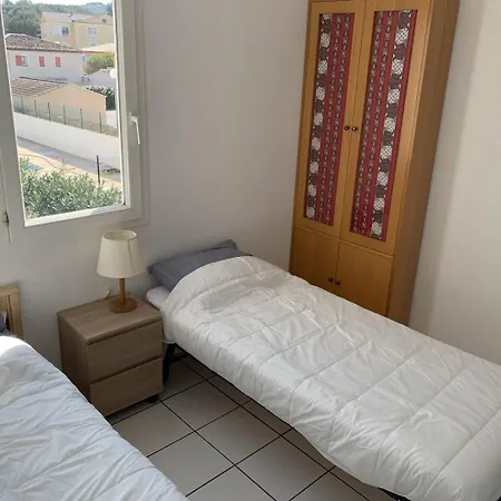 Securisee Avec Piscine, T2 Duplex, Parking Prive, Climatisation